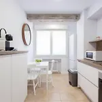 New Gorgeous - Beachfront - 3 Bd Apartment *