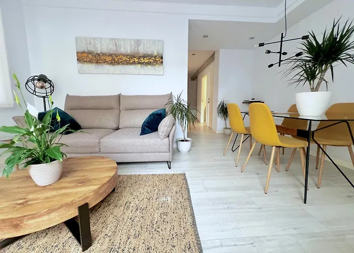 New Gorgeous - Beachfront - 3 Bd * San Sebastian