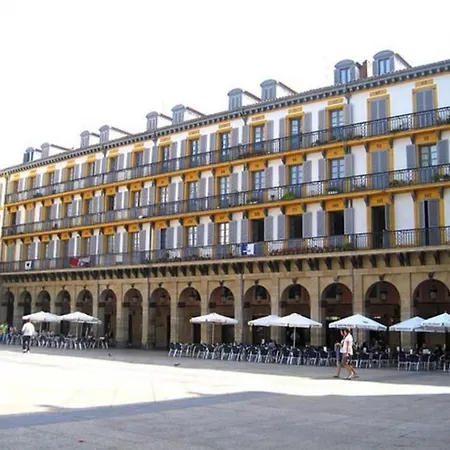 Apartment New Gorgeous - Beachfront - 3 Bd San Sebastian