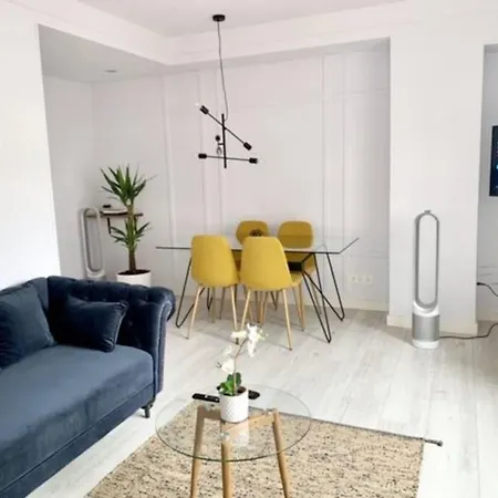 New Gorgeous - Beachfront - 3 Bd Apartment San Sebastian