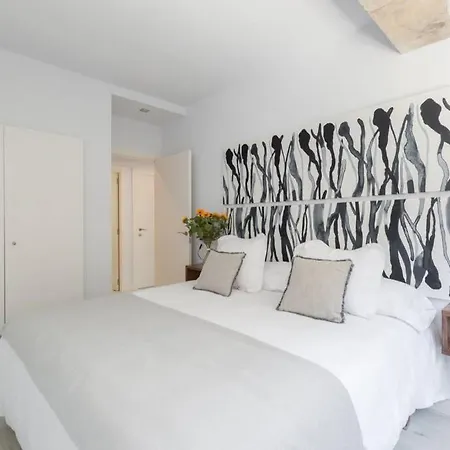 New Gorgeous - Beachfront - 3 Bd Apartment *