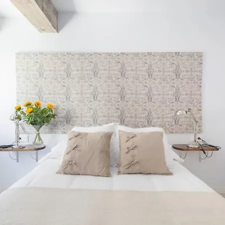 Apartment New Gorgeous - Beachfront - 3 Bd San Sebastian