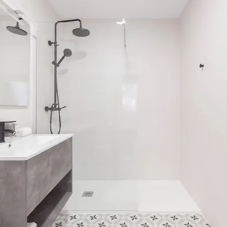 Apartment New Gorgeous - Beachfront - 3 Bd