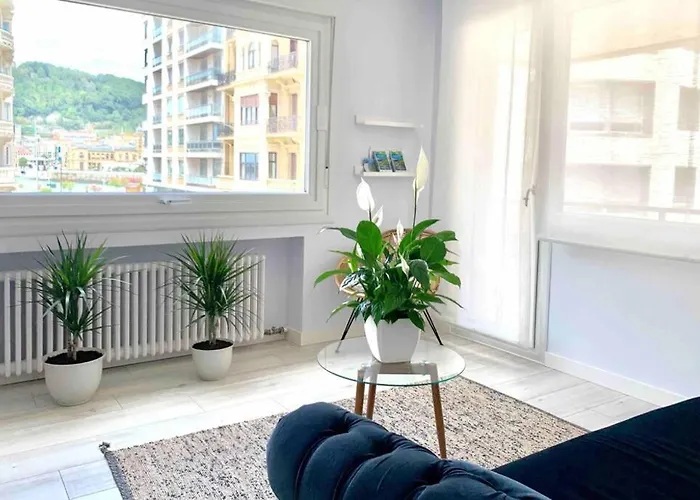 New Gorgeous - Beachfront - 3 Bd Lejlighed *