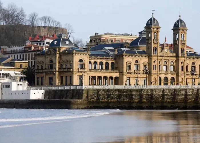 New Gorgeous - Beachfront - 3 Bd * San Sebastian