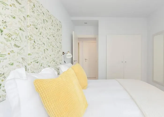 Apartment New Gorgeous - Beachfront - 3 Bd San Sebastian