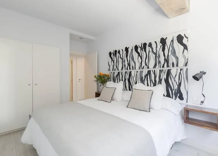 New Gorgeous - Beachfront - 3 Bd Apartment *