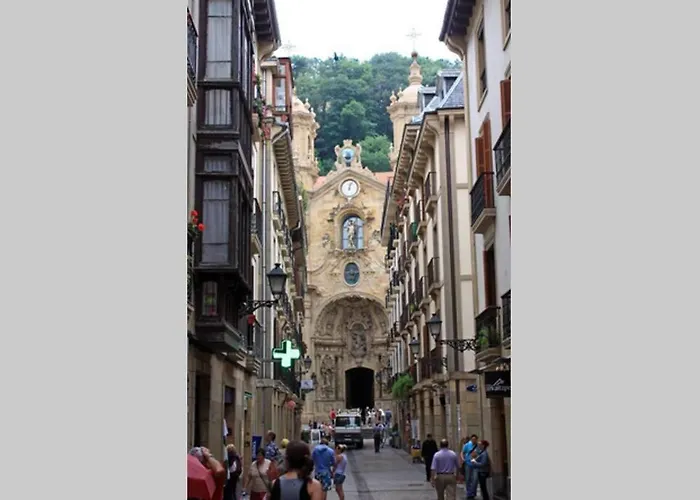 New Gorgeous - Beachfront - 3 Bd Apartment *